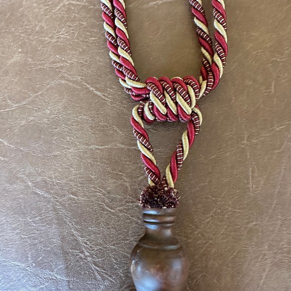 Set of 4 Drapery Curtain Tie Backs Tassels - Picture 7 of 17